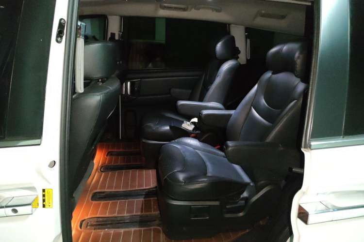 Used Luxgen Great 7 MPV 2013 2.0T Executive Model Left Rear Seat