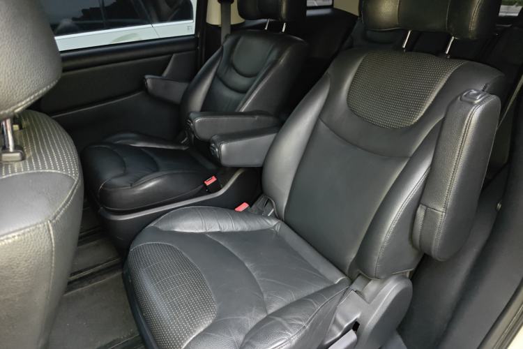Used Luxgen Great 7 MPV 2013 2.0T Executive Model Left Rear Seat