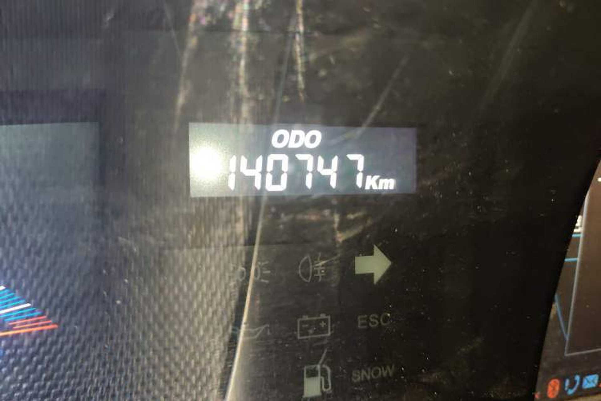 Used Luxgen Great 7 MPV 2013 2.0T Luxury Model Odometer Close Up