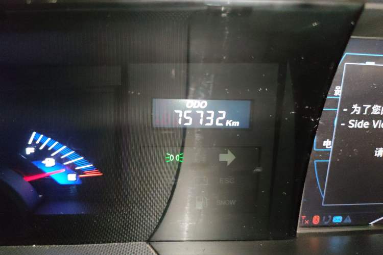 Used Luxgen Great 7 MPV 2013 2.0T Executive Model Odometer Close Up