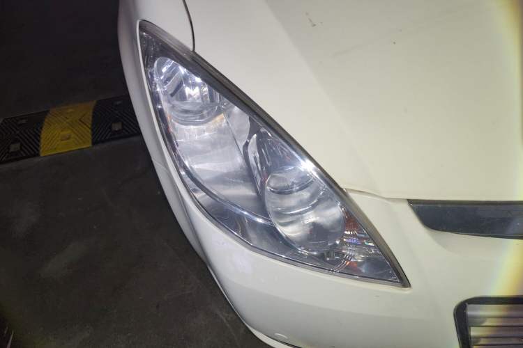 Used Luxgen Great 7 MPV 2013 2.0T Luxury Model Right Front Headlight