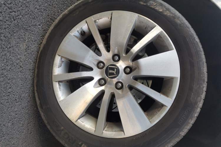 Used Luxgen Great 7 MPV 2013 2.0T Luxury Model Right Front Wheel Hub