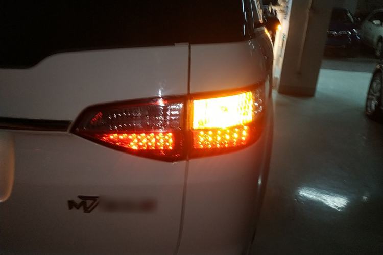 Used Luxgen Great 7 MPV 2013 2.0T Luxury Model Right Rear Taillight