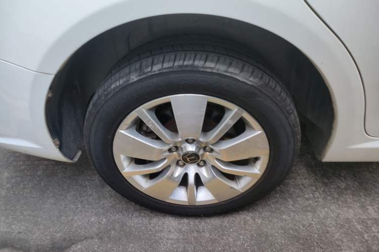 Used Luxgen Great 7 MPV 2013 2.0T Luxury Model Right Rear Wheel Hub