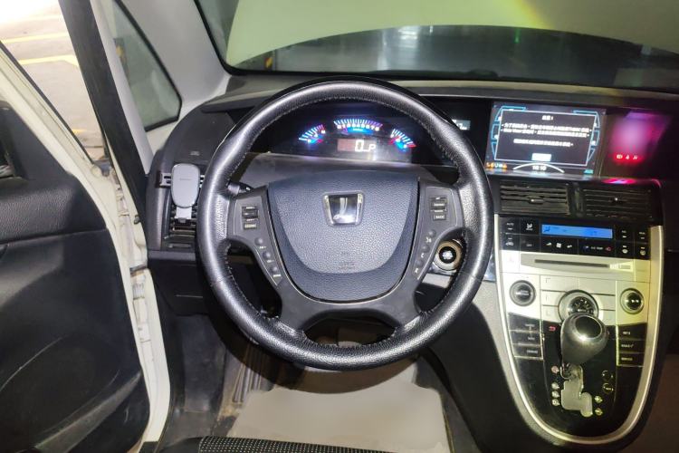 Used Luxgen Great 7 MPV 2013 2.0T Luxury Model Steering Wheel
