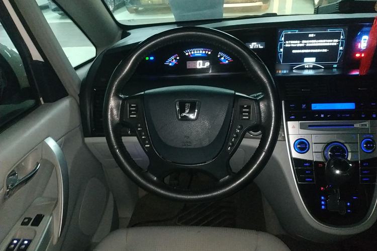 Used Luxgen Great 7 MPV 2013 2.0T Luxury Model Steering Wheel