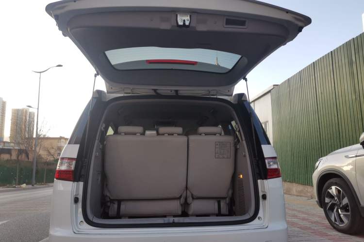 Used Luxgen Great 7 MPV 2013 2.0T Luxury Model Trunk