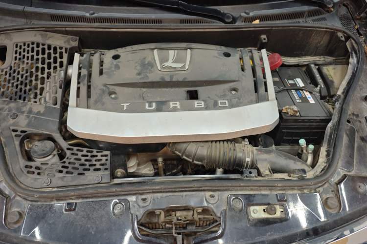 Used Luxgen Great 7 MPV 2015 2.0T Luxury Model Engine Bay