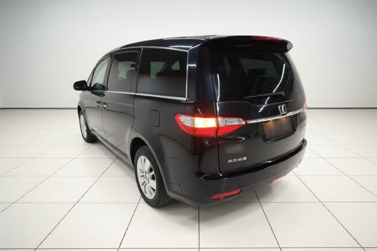 Used Luxgen Great 7 MPV 2015 2.0T Luxury Model Exterior 2