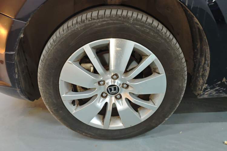 Used Luxgen Great 7 MPV 2015 2.0T Luxury Model Exterior 4