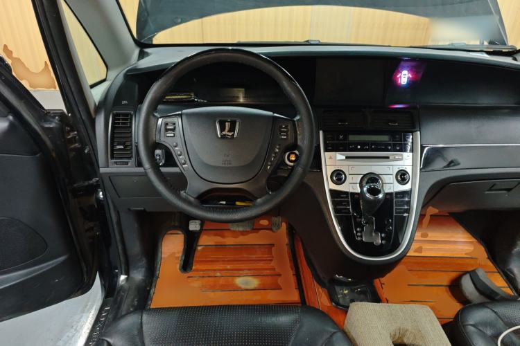 Used Luxgen Great 7 MPV 2015 2.0T Luxury Model Steering Wheel