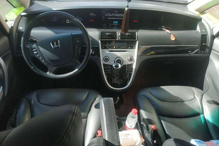 Used Luxgen Great 7 MPV 2015 2.0T Luxury Model Center Console