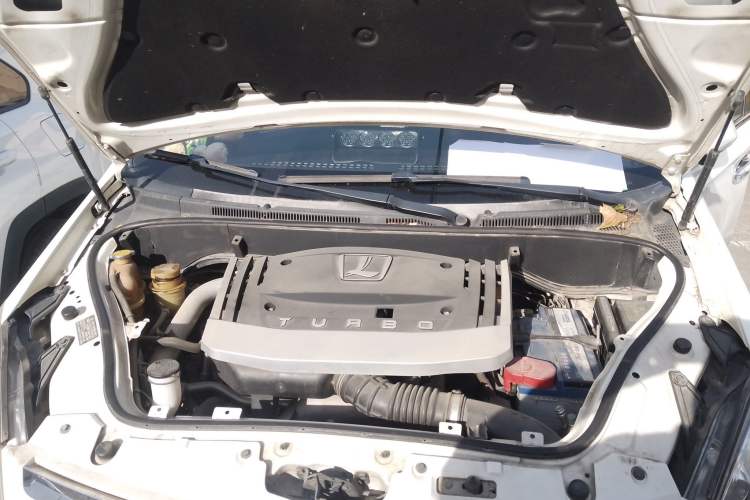 Used Luxgen Great 7 MPV 2015 2.0T Luxury Model Engine Bay