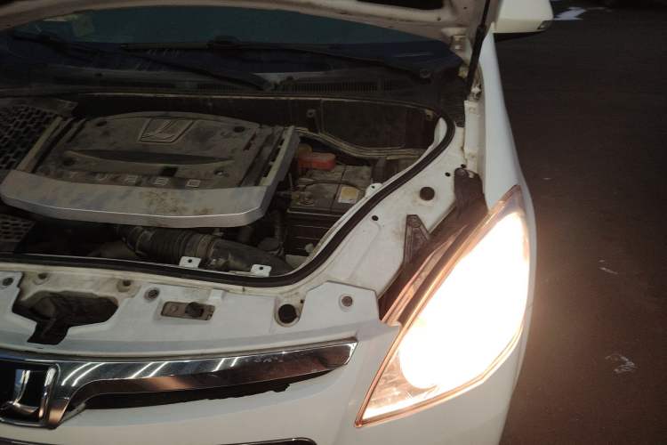 Used Luxgen Great 7 MPV 2015 2.0T Elite Edition Engine Bay Left