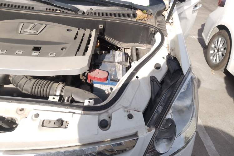 Used Luxgen Great 7 MPV 2015 2.0T Luxury Model Engine Bay Left