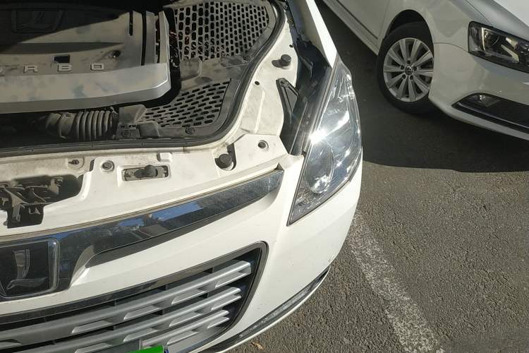 Used Luxgen Great 7 MPV 2015 2.0T Luxury Model Engine Bay Left