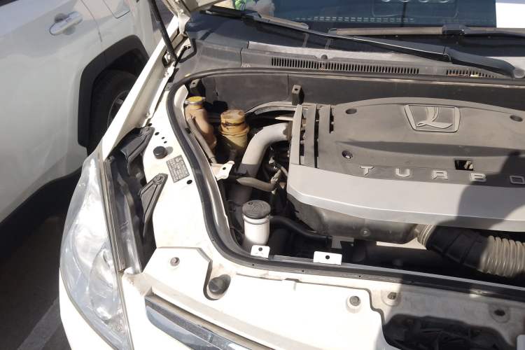 Used Luxgen Great 7 MPV 2015 2.0T Luxury Model Engine Bay Right