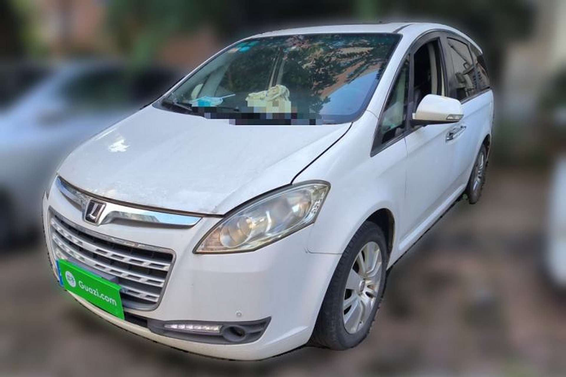 Used Luxgen Great 7 MPV 2015 2.0T Luxury Model Front Left 45 Deg