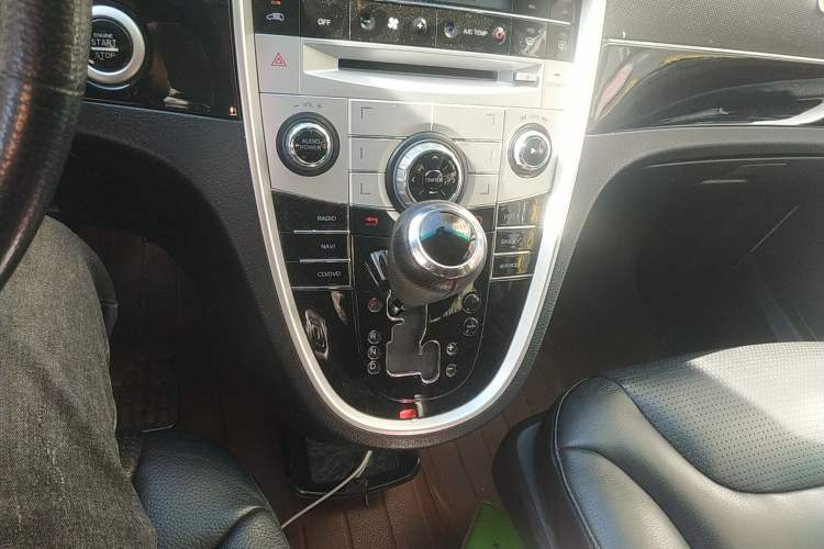 Used Luxgen Great 7 MPV 2015 2.0T Luxury Model Gear Lever