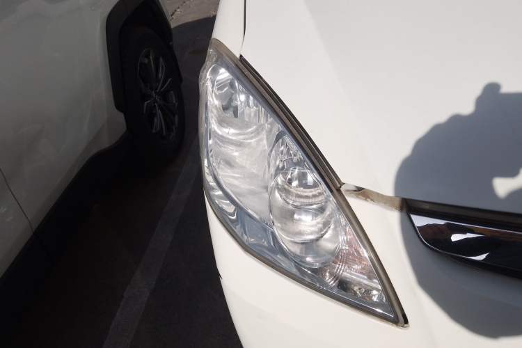 Used Luxgen Great 7 MPV 2015 2.0T Luxury Model Right Front Headlight