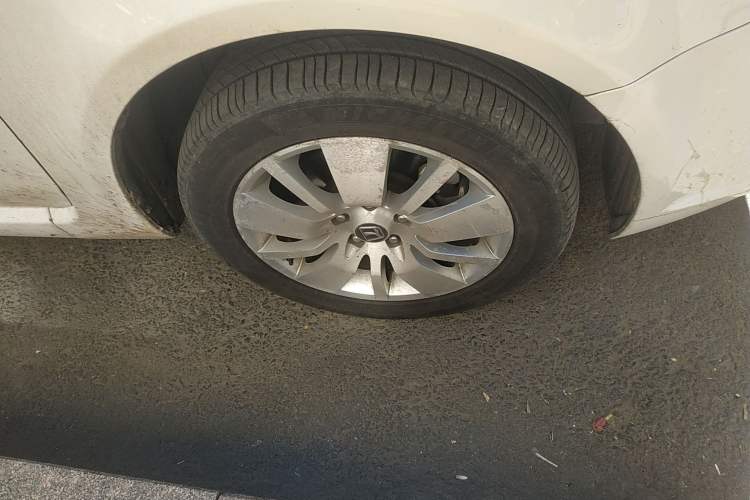 Used Luxgen Great 7 MPV 2015 2.0T Luxury Model Right Front Wheel Hub