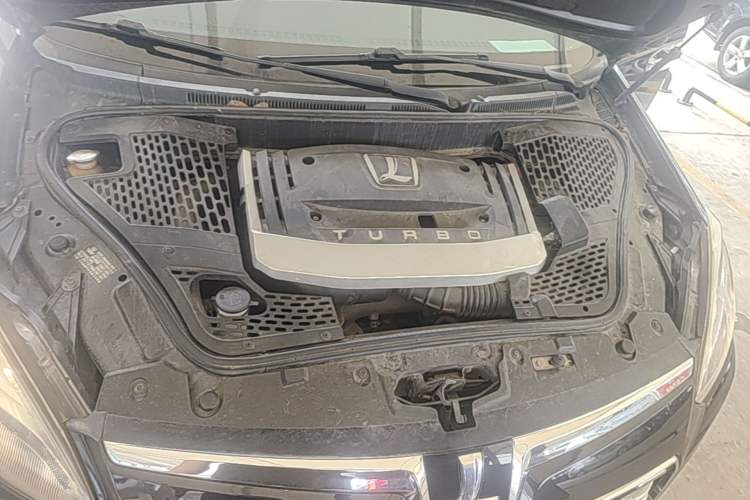Used Luxgen Great 7 MPV 2016 2.0T Luxury Model Engine Bay