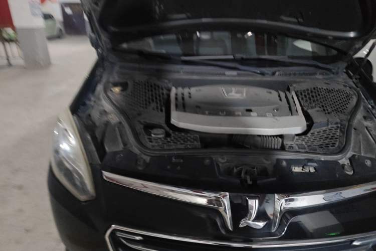 Used Luxgen Great 7 MPV 2016 2.0T Comfort Edition Engine Bay Right