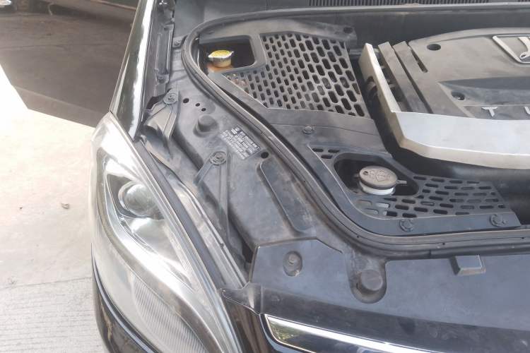 Used Luxgen Great 7 MPV 2016 2.0T Luxury Model Engine Bay Right
