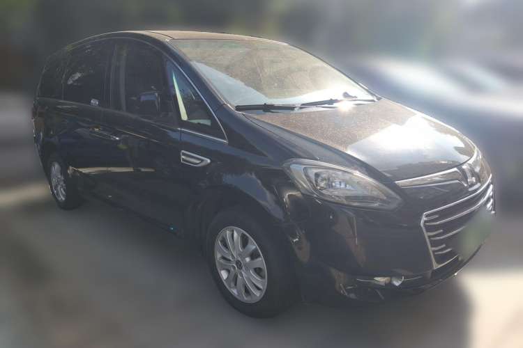 Used Luxgen Great 7 MPV 2016 2.0T Luxury Model Front Right 45 Deg