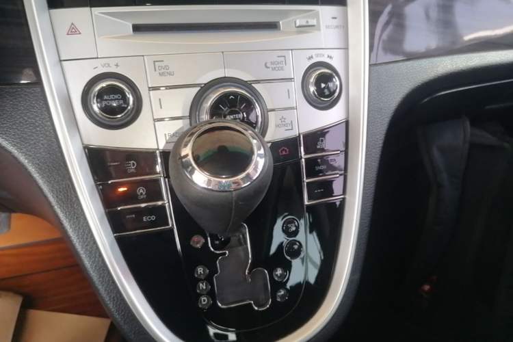 Used Luxgen Great 7 MPV 2016 2.0T Comfort Edition Gear Lever