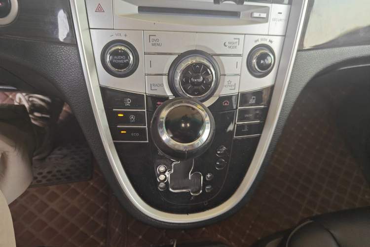 Used Luxgen Great 7 MPV 2016 2.0T Comfort Edition Gear Lever