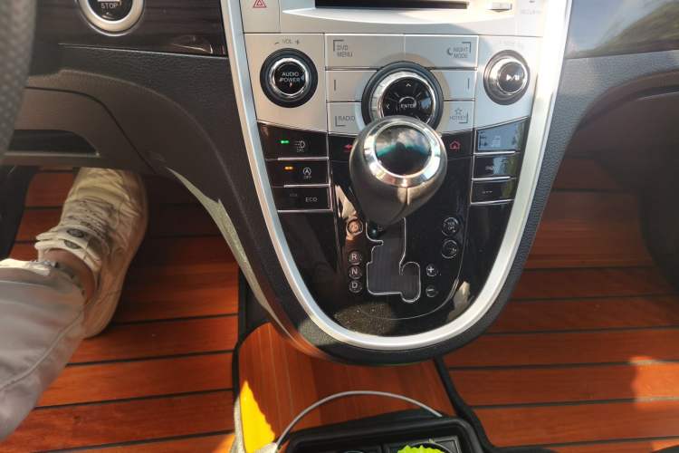 Used Luxgen Great 7 MPV 2016 2.0T Luxury Model Gear Lever