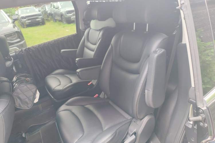 Used Luxgen Great 7 MPV 2016 2.0T Luxury Model Interior 4