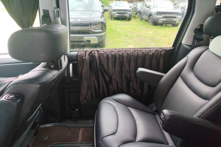 Used Luxgen Great 7 MPV 2016 2.0T Luxury Model Interior 8