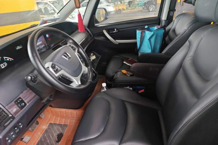 Used Luxgen Great 7 MPV 2016 2.2T Smart Enjoyment Version Left Front Seat