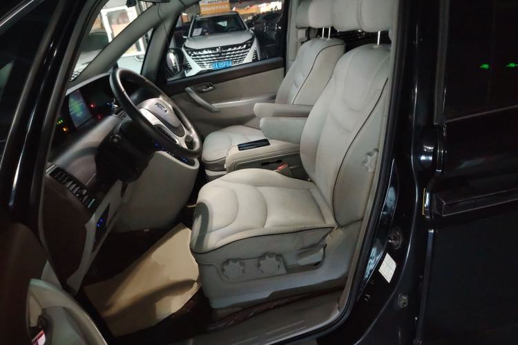 Used Luxgen Great 7 MPV 2016 2.0T Luxury Model Left Front Seat