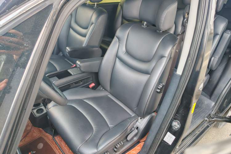 Used Luxgen Great 7 MPV 2016 2.0T Comfort Edition Left Front Seat