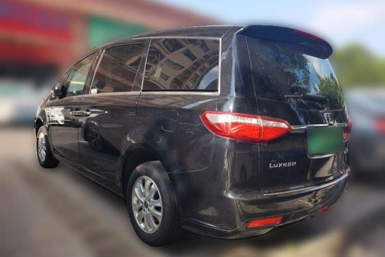 Used Luxgen Great 7 MPV 2016 2.0T Luxury Model Rear Left 45 Deg