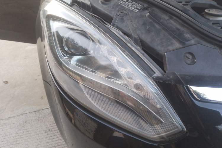 Used Luxgen Great 7 MPV 2016 2.0T Luxury Model Right Front Headlight