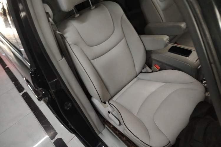 Used Luxgen Great 7 MPV 2016 2.0T Luxury Model Right Front Seat