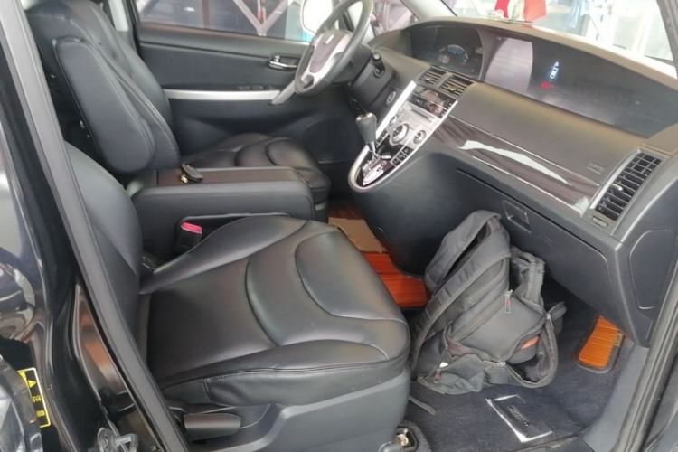 Used Luxgen Great 7 MPV 2016 2.0T Comfort Edition Right Front Seat