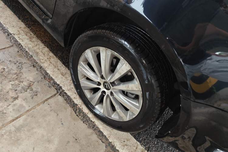 Used Luxgen Great 7 MPV 2016 2.2T Smart Enjoyment Version Right Front Wheel Hub