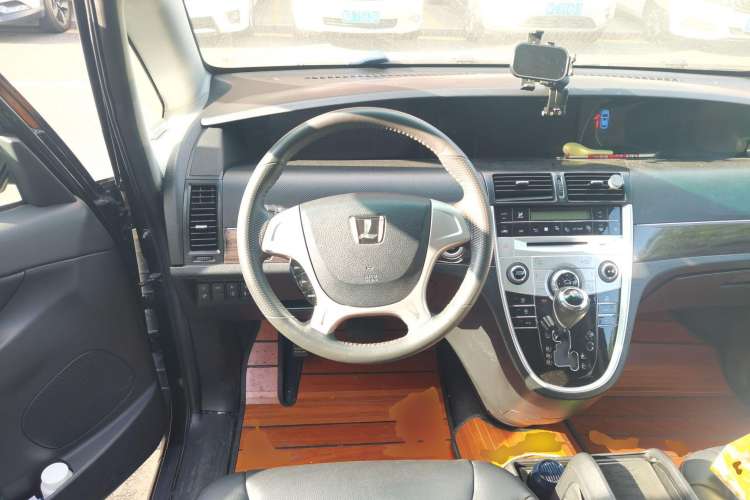 Used Luxgen Great 7 MPV 2016 2.0T Luxury Model Steering Wheel