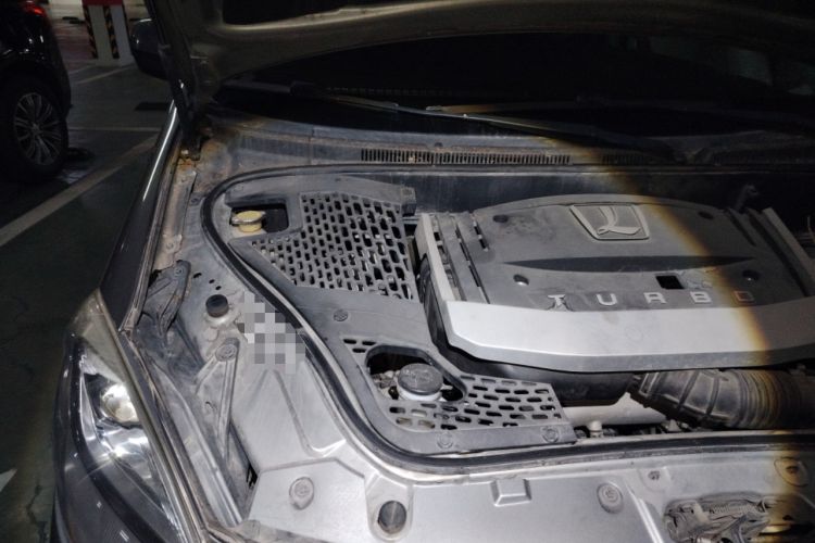 Used Luxgen Great 7 MPV 2016 2.0T Comfort Edition Engine Bay Right