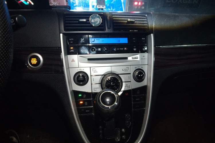 Used Luxgen Great 7 MPV 2016 2.0T Comfort Edition Gear Lever