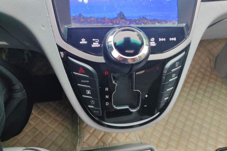 Used Luxgen Great 7 MPV 2016 2.2T Smart Enjoyment Version Gear Lever
