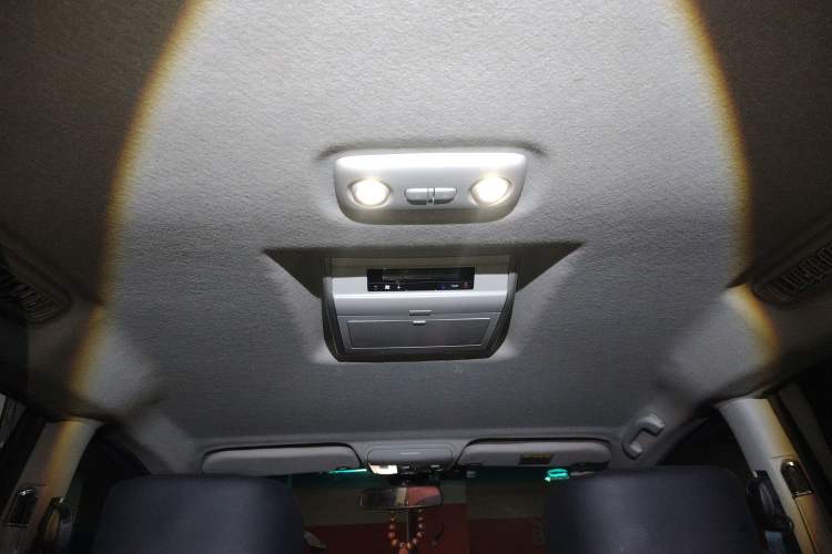 Used Luxgen Great 7 MPV 2016 2.0T Comfort Edition Headliner