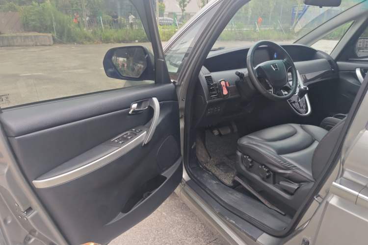 Used Luxgen Great 7 MPV 2016 2.0T Luxury Model Interior 1