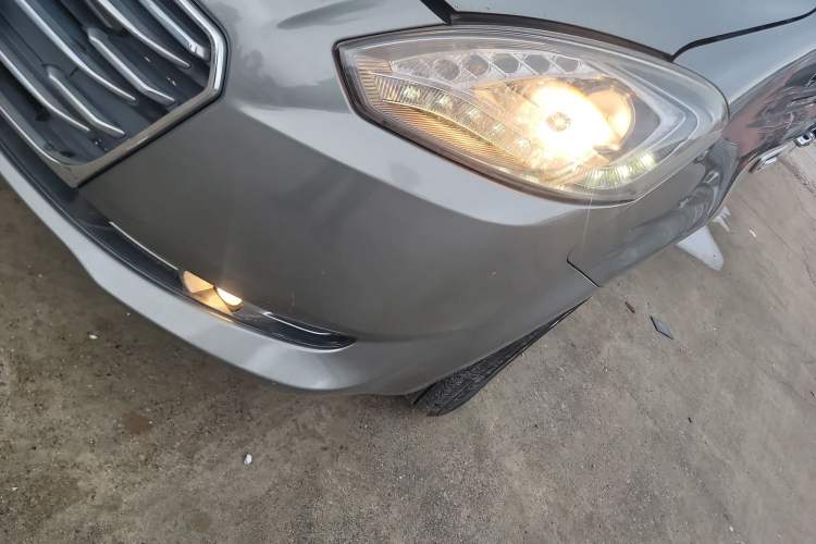 Used Luxgen Great 7 MPV 2016 2.0T Luxury Model Left Front Headlight