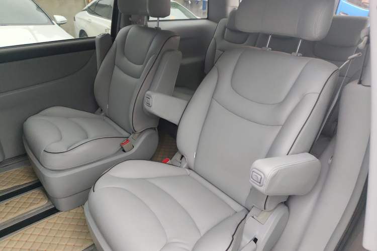 Used Luxgen Great 7 MPV 2016 2.2T Smart Enjoyment Version Left Rear Seat